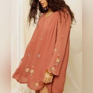 NWT Raga Orange Blossom dress with embroidered flowers. Size small